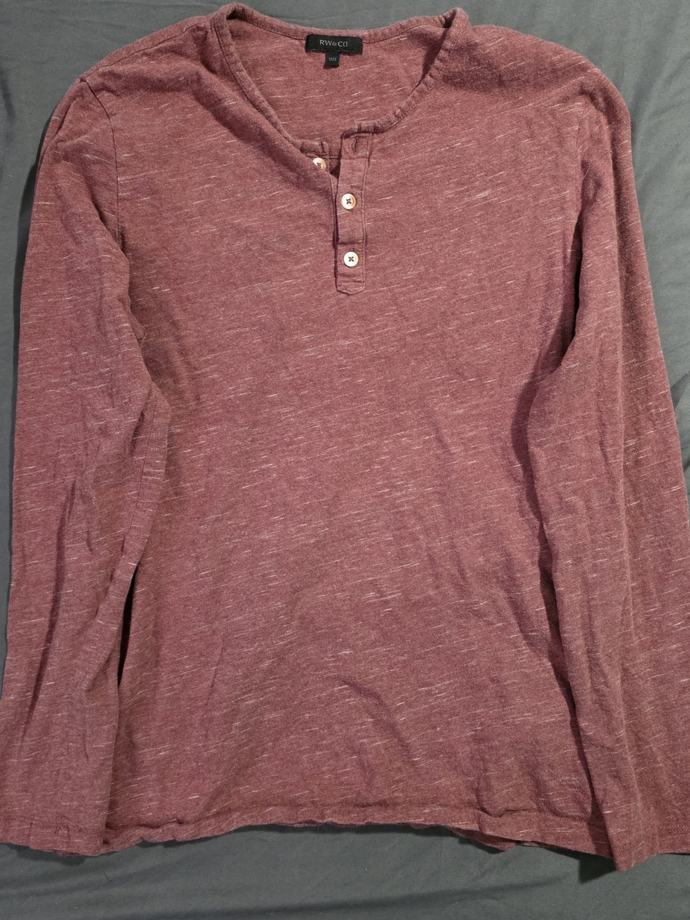 RW&CO. Long Sleeve Henley Shirt in Burgundy Heather